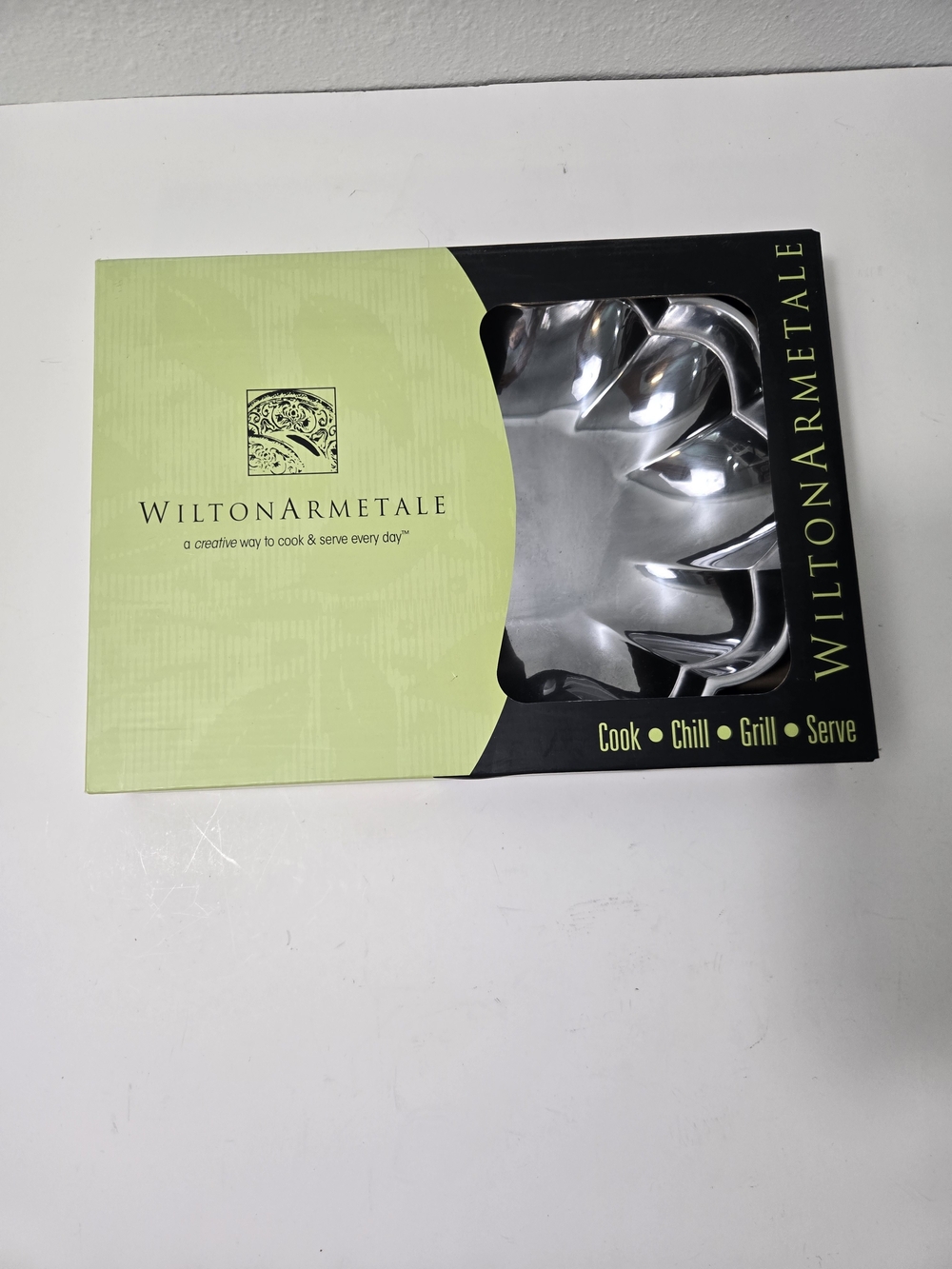 Wilton Armetale Silver Serving Bowl - Silver